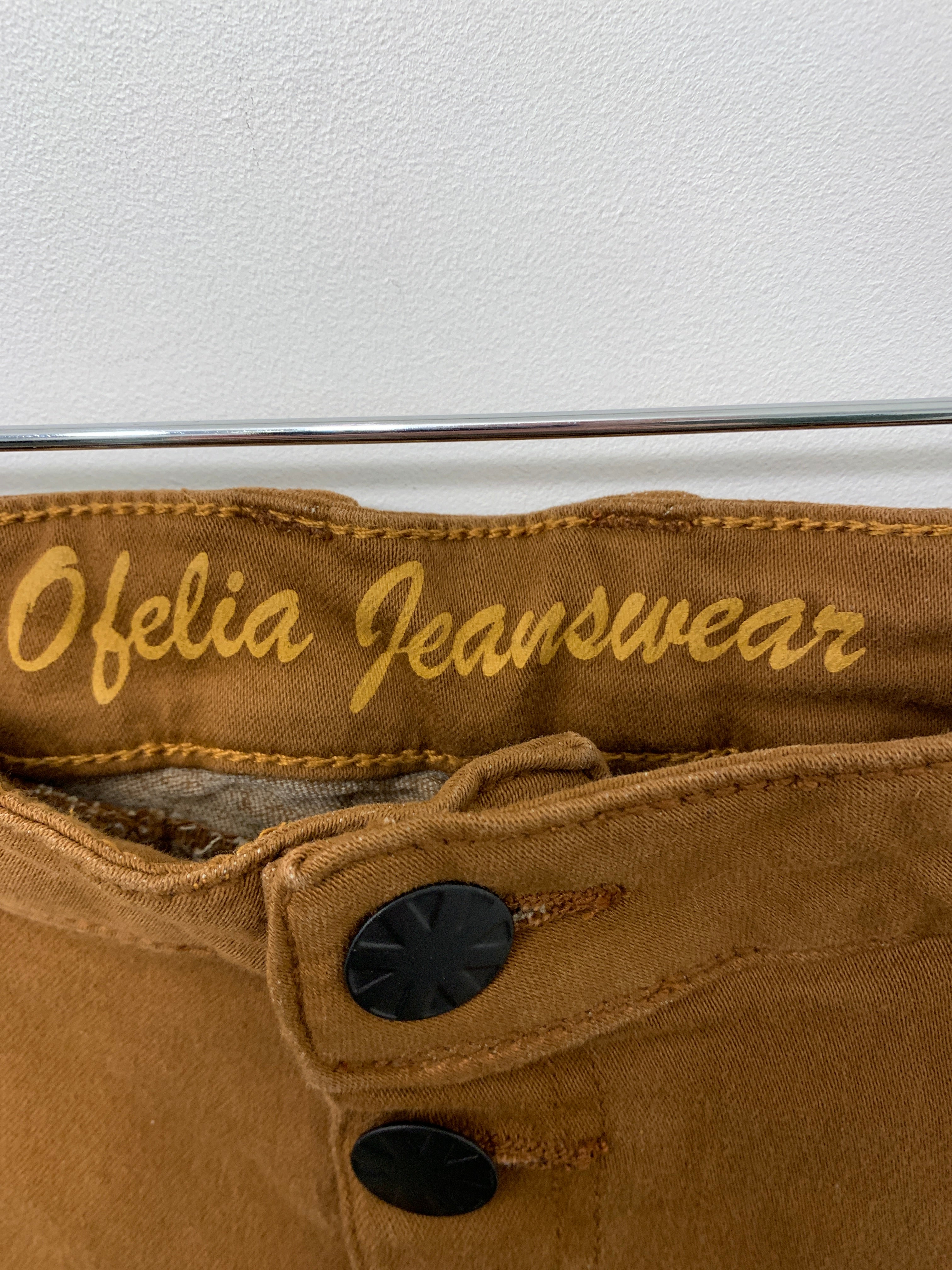 Ofelia Bukser